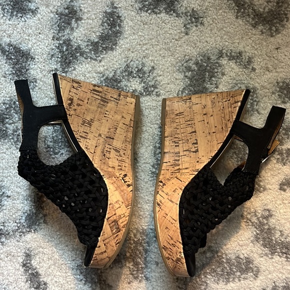 SO Wedge Crochet Cork Heel Black Sandal sz 7M - Picture 3 of 7